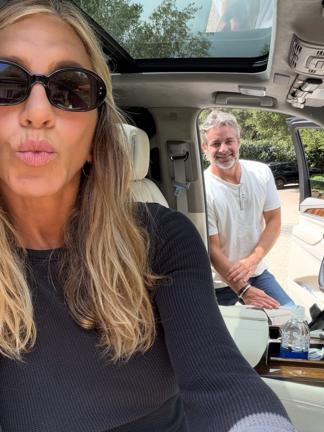 Chuyện tình của Jennifer Aniston và nhà thôi miên sau hơn 1 năm bên nhau - Ảnh 2.
