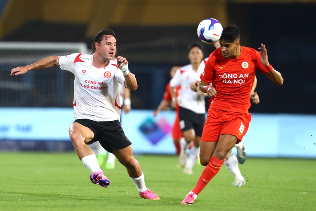 CLB CAHN thắng áp đảo 5-0 CLB CA TP.HCM, đoạt Siêu cúp quốc gia: Ngày buồn của Lê Giang Patrik- Ảnh 1.