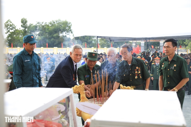 Tìm thấy 5 hài cốt liệt sĩ ở Quảng Ngãi: ‘Đưa các anh về với đất mẹ'- Ảnh 6.