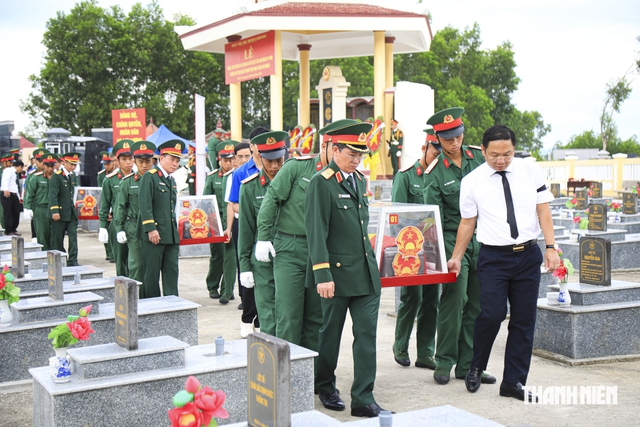 Tìm thấy 5 hài cốt liệt sĩ ở Quảng Ngãi: ‘Đưa các anh về với đất mẹ'- Ảnh 9.