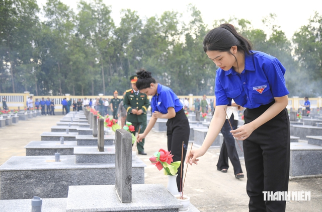 Tìm thấy 5 hài cốt liệt sĩ ở Quảng Ngãi: ‘Đưa các anh về với đất mẹ'- Ảnh 8.