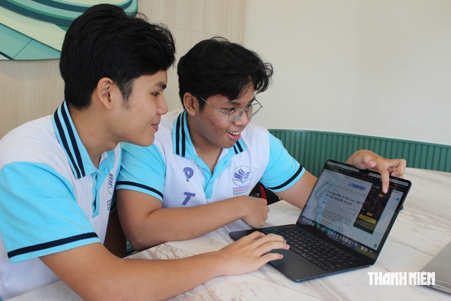 Học sinh Trường Phổ thông Năng khiếu làm tiện ích học tiếng Anh ngay khi lướt web - Ảnh 3.