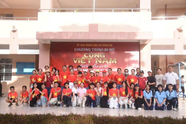 Xã Bình Giã tổ chức thành công chương trình đi bộ 'Cùng Việt Nam tiến bước 2026'- Ảnh 4.