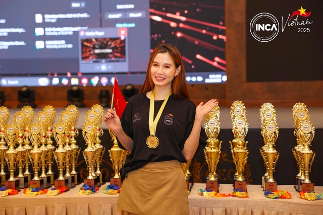 Bộ móng mất 7 tiếng hoàn thiện của nữ thợ nail từng bán quần áo ngoài chợ - Ảnh 6.