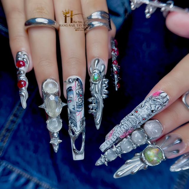 Bộ móng mất 7 tiếng hoàn thiện của nữ thợ nail từng bán quần áo ngoài chợ - Ảnh 4.