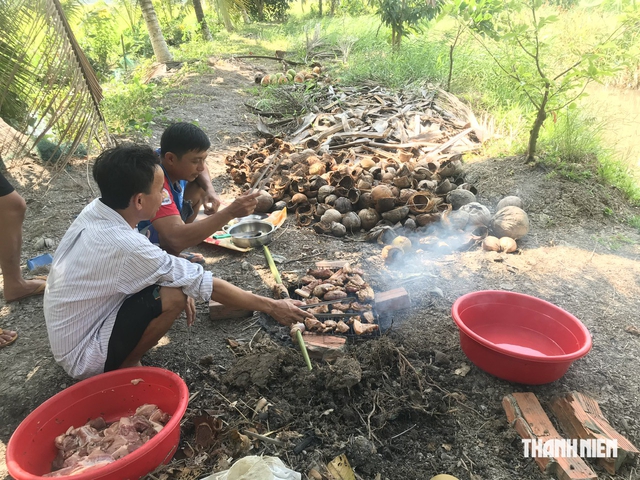 Vì sao người miền Tây thích trải chiếu đãi khách giữa sân, giữa vườn? - Ảnh 3.