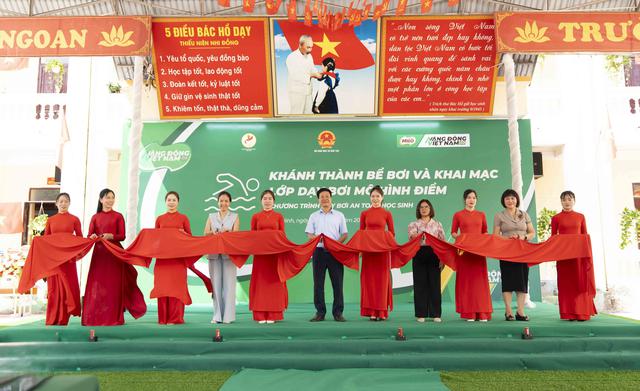 Nestl&eacute; Việt Nam tặng bể bơi cho học sinh tỉnh Bắc Ninh - Ảnh 1.