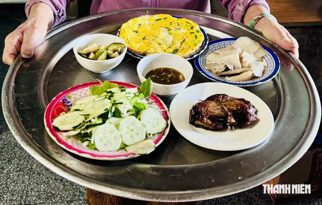 Thực hư mâm cơm 35.000 đồng gây xôn xao mạng xã hội ở Quảng Ngãi- Ảnh 7.