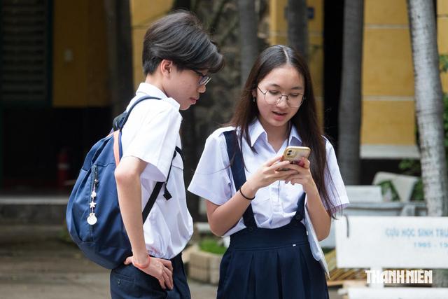 Cơ hội để nhà trường bớt phụ thuộc mạng xã hội - Ảnh 2.