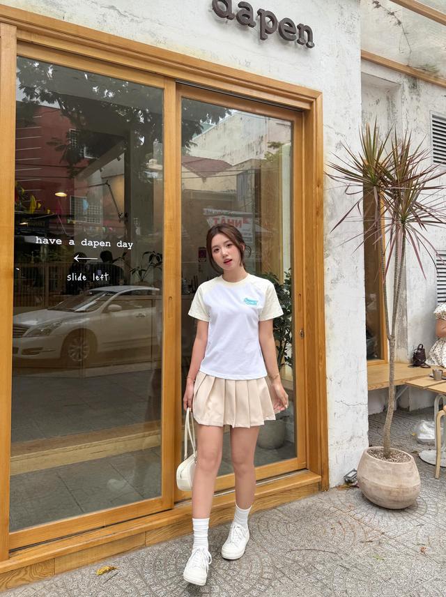 Chẳng cần cầu kỳ, một chiếc áo thun đơn giản là tự tin xuống phố- Ảnh 2.