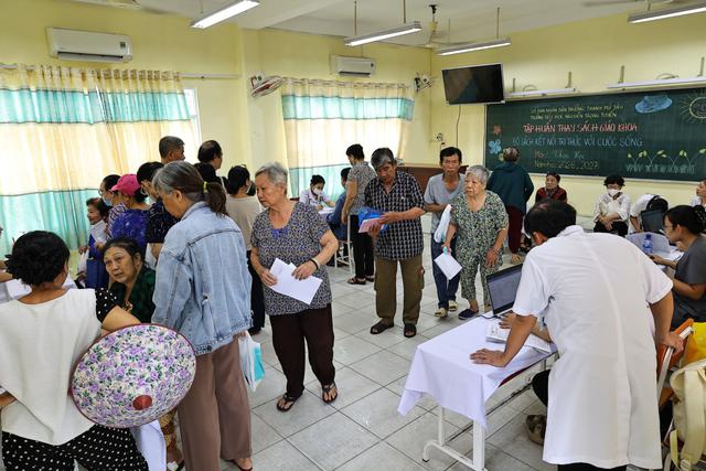 Phường Thạnh Mỹ T&acirc;y (TP.HCM) triển khai kh&aacute;m sức khỏe định kỳ cho người d&acirc;n- Ảnh 2.