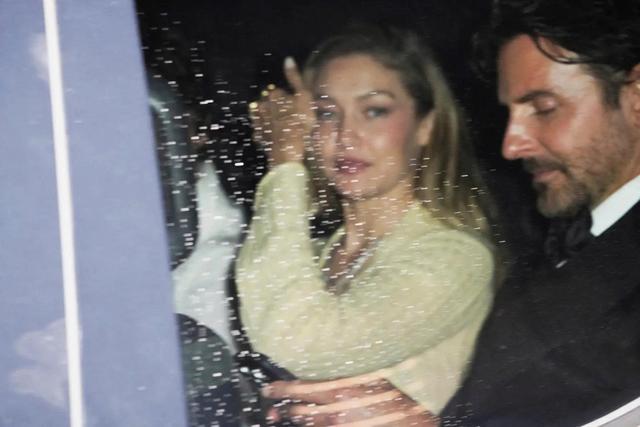 Bradley Cooper và Gigi Hadid đeo nhẫn đôi, rộ tin đã bí mật đính hôn? - Ảnh 1.
