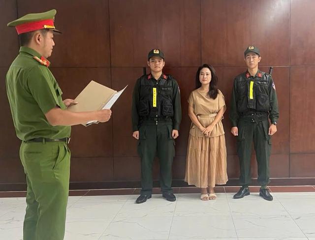 Công an TP.HCM khởi tố, bắt ca sĩ Nguyễn Thị Hiền - Ảnh 1.