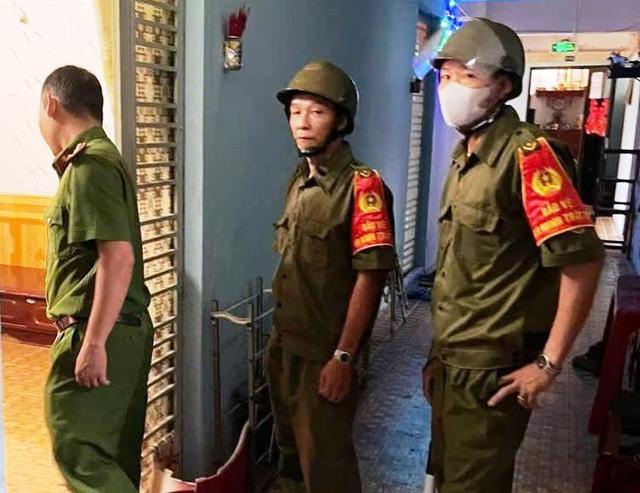 Hơn 250 cảnh s&aacute;t ra qu&acirc;n test ma t&uacute;y tại cảng c&aacute; lớn nhất miền Trung- Ảnh 1.
