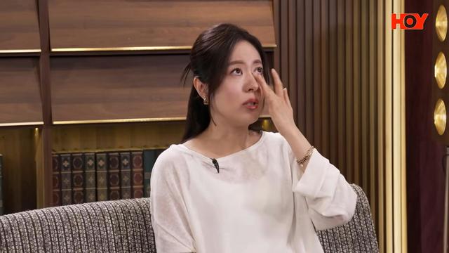 Đường Thi Vịnh nghẹn ngào kể sai lầm quá khứ, hé lộ lý do rời TVB - Ảnh 1.