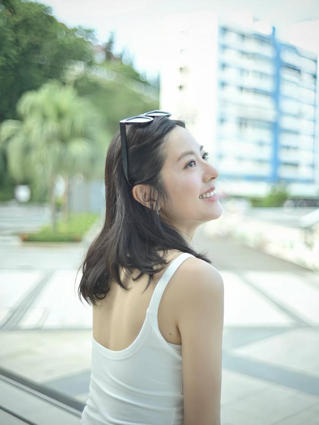 Đường Thi Vịnh nghẹn ngào kể sai lầm quá khứ, hé lộ lý do rời TVB - Ảnh 2.