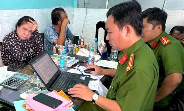 Ph&aacute;t hiện hơn 22 tấn gạo kh&ocirc;ng r&otilde; nguồn gốc được 'gắn m&aacute;c' gạo ST25- Ảnh 1.