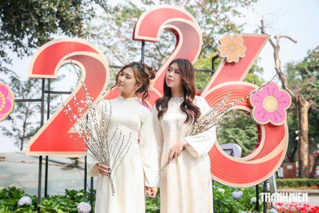 Tết Nguy&ecirc;n đ&aacute;n 2027: C&ocirc;ng chức, vi&ecirc;n chức c&oacute; thể được nghỉ 7 hoặc 10 ng&agrave;y - Ảnh 1.