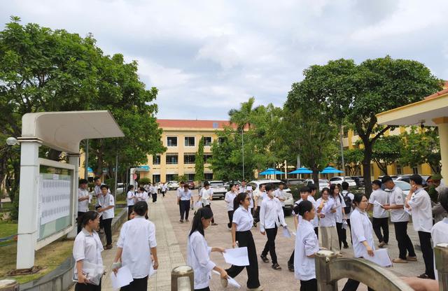 Quảng Trị sẽ chốt ti&ecirc;u ch&iacute; chọn hiệu trưởng, hiệu ph&oacute; c&ugrave;ng với sắp xếp trường học- Ảnh 2.