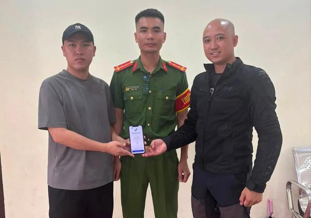 Được người lạ chuyển nhầm 5 tỉ đồng, nam thanh niên trình báo công an- Ảnh 1.