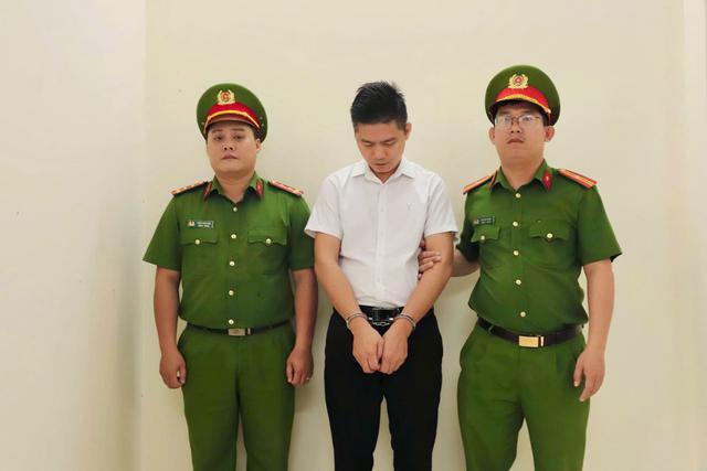 Nhiều người nước ngo&agrave;i l&agrave; tội phạm li&ecirc;n quan đến động vật hoang d&atilde;- Ảnh 1.