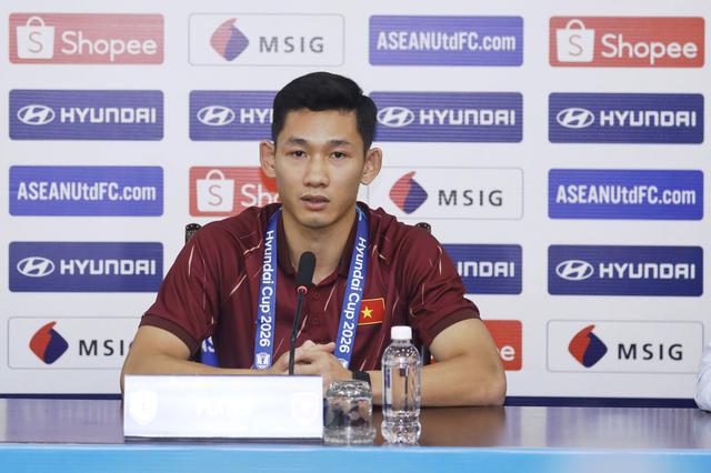 'Việt Nam bị Singapore chia điểm do... tôi mặc áo trắng đấy'- Ảnh 2.