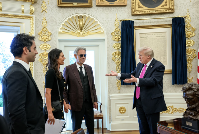 Cận cảnh Ph&ograve;ng Bầu dục to&agrave;n bằng v&agrave;ng của &ocirc;ng Trump - Ảnh 5.