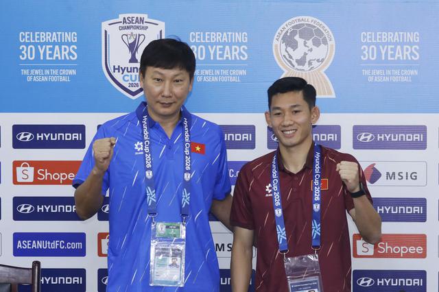 HLV Kim Sang-sik: 'Ch&uacute;ng t&ocirc;i t&ocirc;n trọng Campuchia, sẽ d&ugrave;ng đội h&igrave;nh mạnh nhất nhưng...'- Ảnh 1.