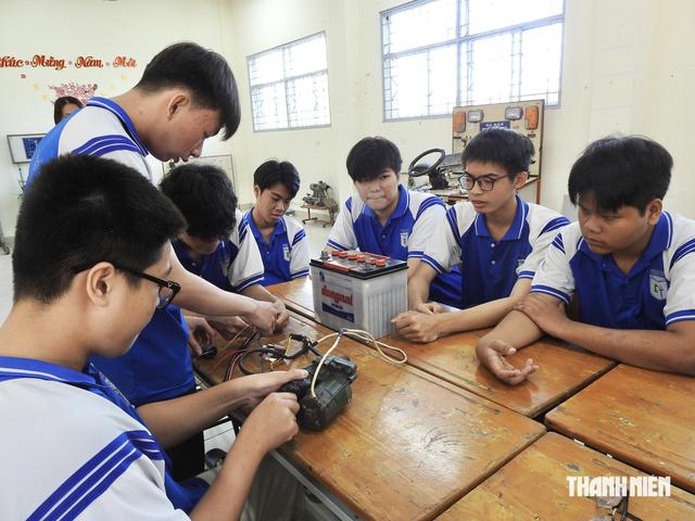 Bộ GD-ĐT yêu cầu cắt giảm tối thiểu 30% trường nghề trên toàn quốc- Ảnh 1.