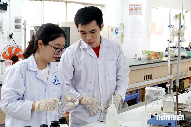 Học bổng 3,7-5,5 triệu đồng/tháng được cấp cho sinh viên ngành nào, trường nào? - Ảnh 2.