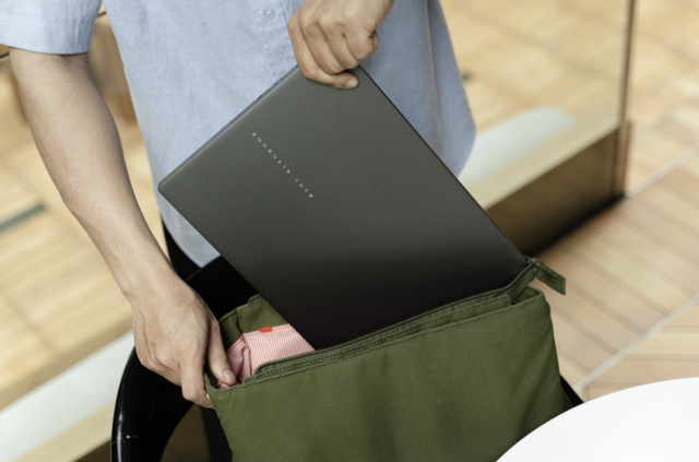 Lựa chọn laptop AI nào như món đầu tư xứng đáng cho 4 năm đại học? - Ảnh 2.