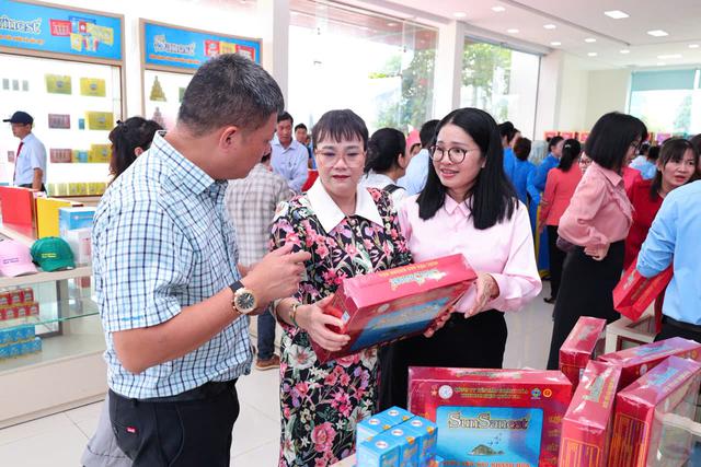 Khánh Hòa khai trương tổ hợp dịch vụ trên cung đường Nha Trang - Đà Lạt- Ảnh 2.