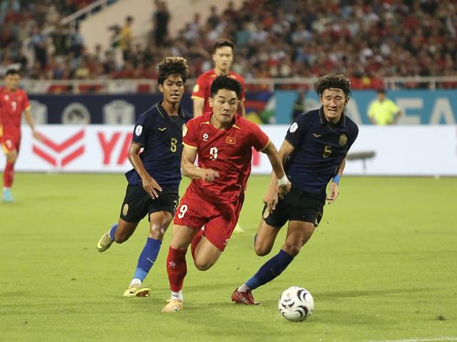 Đ&igrave;nh Bắc bứt ph&aacute; ngoạn mục, dẫn đầu cuộc đua Vua ph&aacute; lưới ASEAN Cup 2026- Ảnh 1.