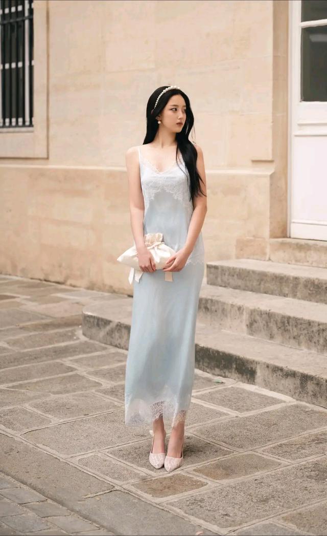 4 chất liệu vải 'cứu tinh' cho trang phục ng&agrave;y giao m&ugrave;a- Ảnh 7.