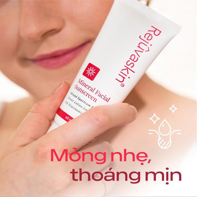 Lười makeup đậm, hãy update 5 kem chống nắng nâng tone da căng hồng, không lem trôi - Ảnh 7.