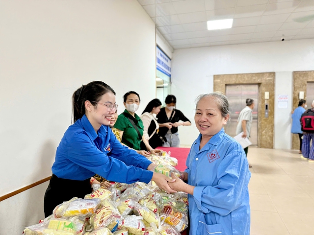 Chị Vân ‘bảo vệ sự sống’ ở xứ trà - Ảnh 3.