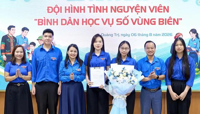Quảng Trị ra mắt đội h&igrave;nh t&igrave;nh nguyện vi&ecirc;n 'B&igrave;nh d&acirc;n học vụ số v&ugrave;ng bi&ecirc;n'- Ảnh 3.