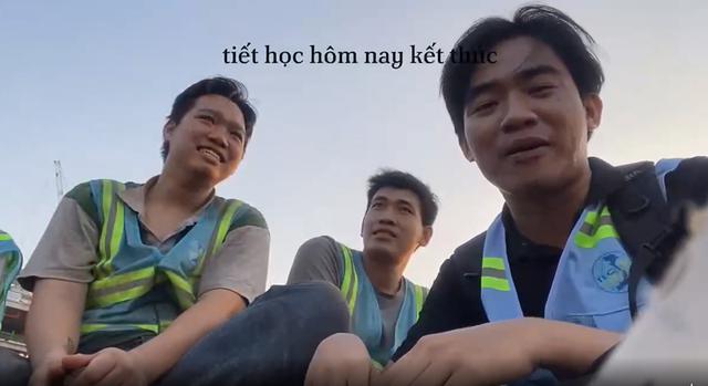  Chàng kỹ sư học tiếng Anh ở công trường thu hút nhiều sự quan tâm - Ảnh 1.
