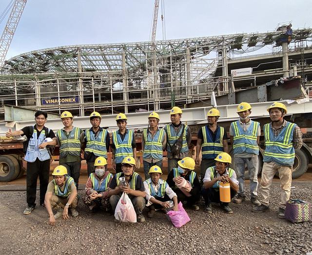  Chàng kỹ sư học tiếng Anh ở công trường thu hút nhiều sự quan tâm - Ảnh 2.