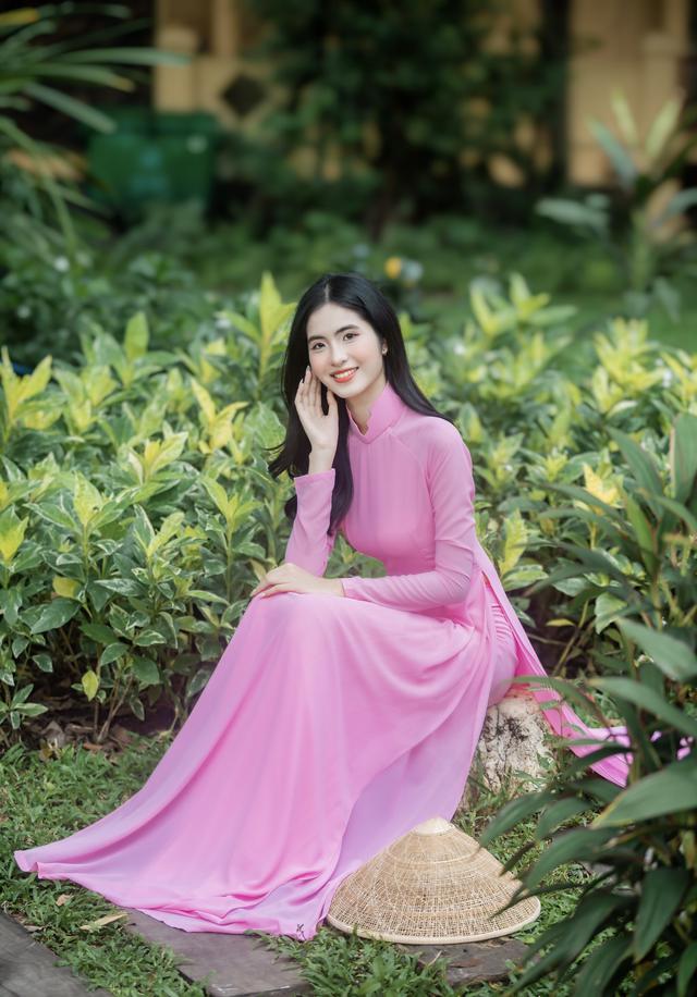 Nhan sắc Hoa kh&ocirc;i Ngoại thương đang g&acirc;y ch&uacute; &yacute; ở Hoa hậu Việt Nam - Ảnh 4.