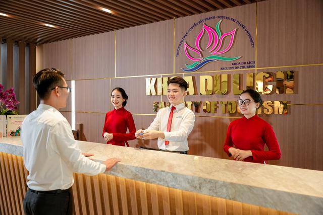 Chọn trường c&oacute; học ph&iacute; ổn định để th&ecirc;m chủ động cho h&agrave;nh tr&igrave;nh đại học- Ảnh 2.