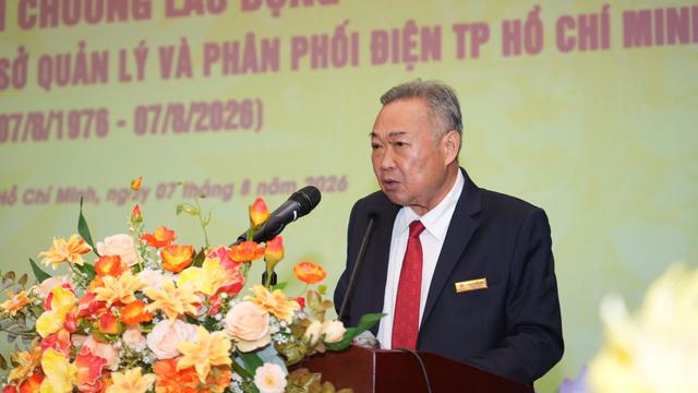 Nửa thế kỷ kiến tạo tương lai, EVNHCMC vinh dự nhận Huân chương Lao động hạng ba - Ảnh 4.
