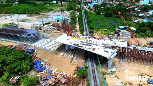 Dự án cầu vượt hơn 750 tỉ đồng dừng thi công 4 năm, nguyên nhân là gì? - Ảnh 7.