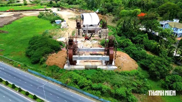 Dự án cầu vượt hơn 750 tỉ đồng dừng thi công 4 năm, nguyên nhân là gì? - Ảnh 4.