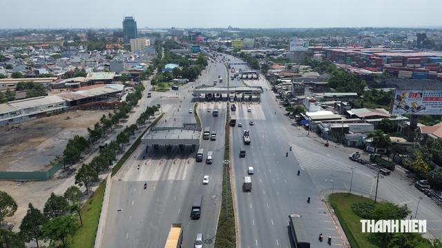 Trạm thu phí cầu Đồng Nai dự kiến tháo dỡ vào ngày 10.8 - Ảnh 1.