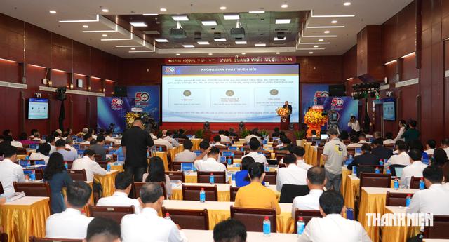 Nửa thế kỷ kiến tạo tương lai, EVNHCMC vinh dự nhận Huân chương Lao động hạng ba - Ảnh 2.