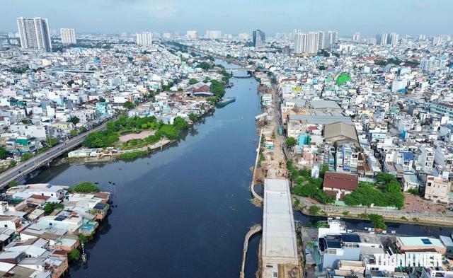 TP.HCM 'đại phẫu' nh&agrave; ven k&ecirc;nh - Ảnh 2.