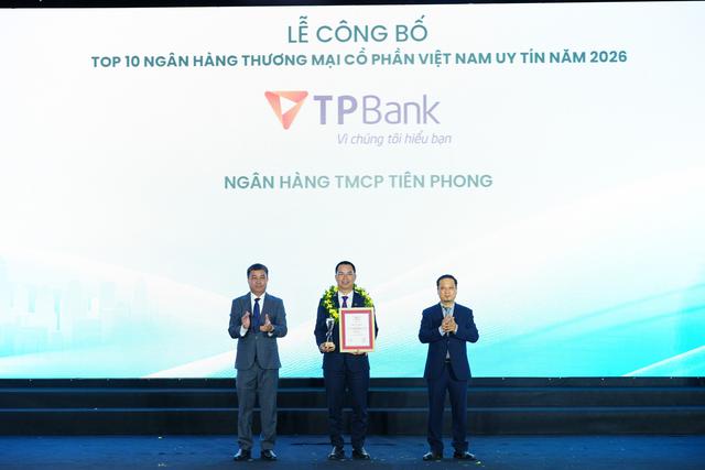 Giải mã 3 trụ cột giúp TPBank trụ vững Top 10 ngân hàng tư nhân uy tín - Ảnh 1.