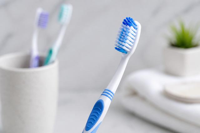 Bàn chải đánh răng: Bao lâu nên thay một lần và bảo quản sao cho đúng? - Ảnh 1.