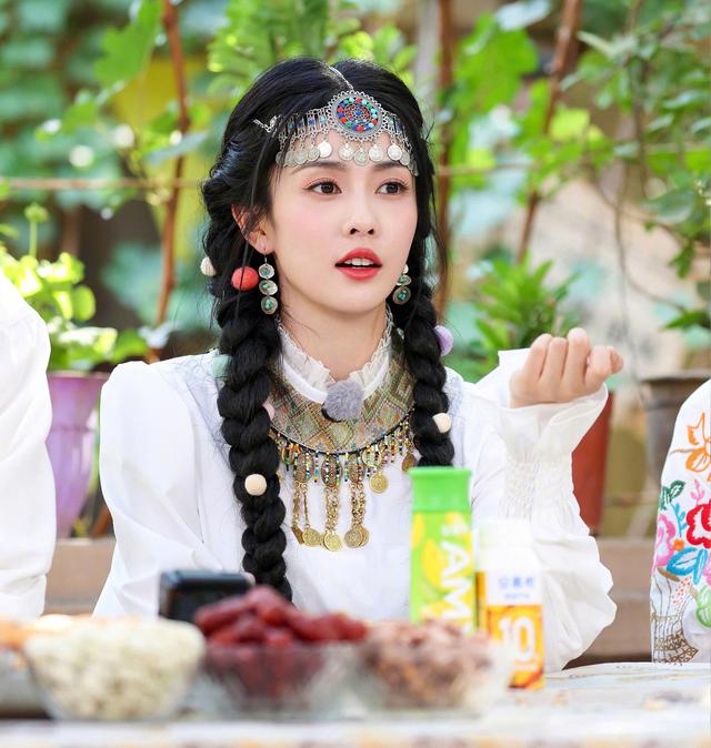 Từ người mẫu Taobao đến nữ ch&iacute;nh nổi tiếng, Bạch Lộc đ&atilde; vươn l&ecirc;n thế n&agrave;o?  - Ảnh 2.
